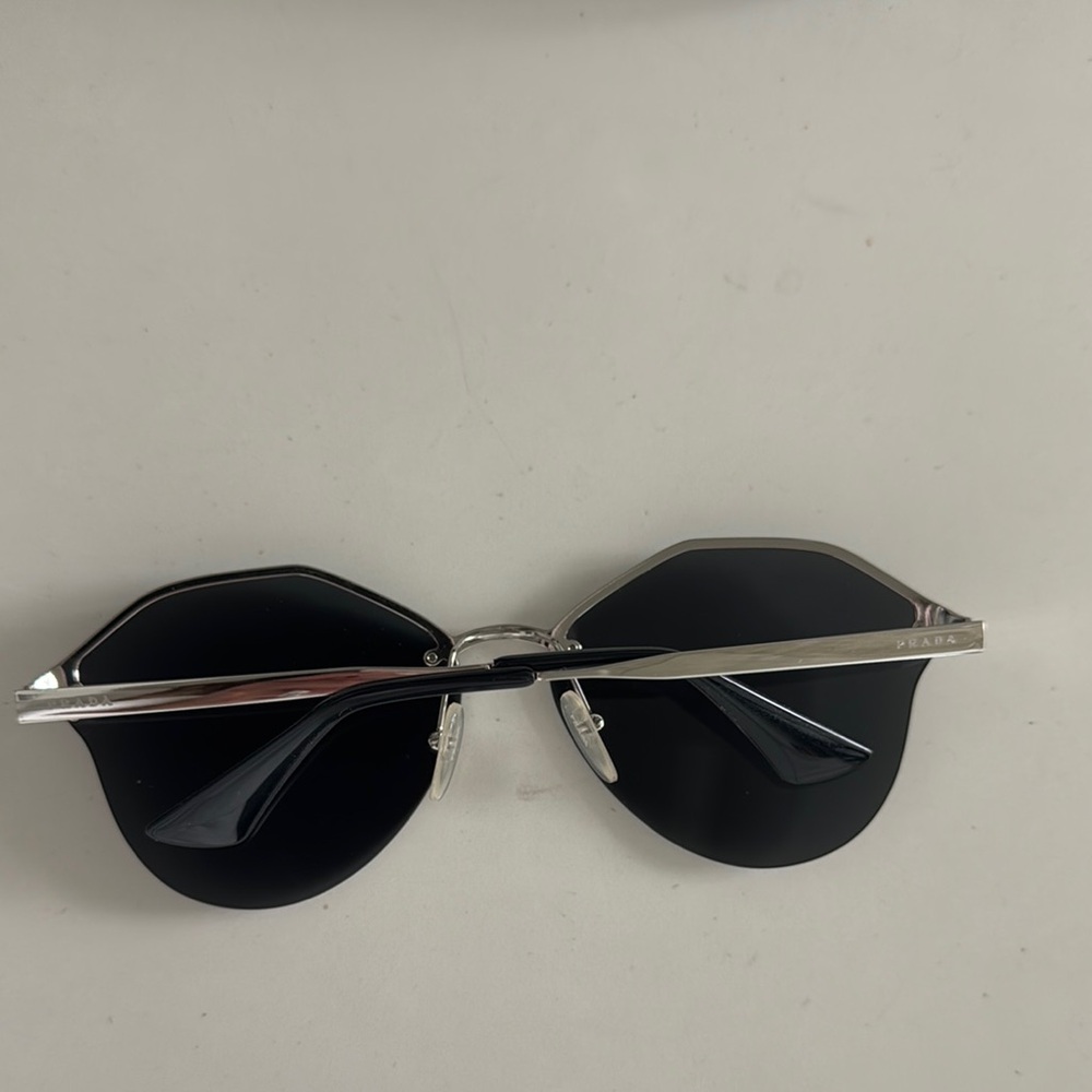 Prada sunglasses. Perfect condition, only worn 1-2 times. Comes with box. - Picture 2 of 6